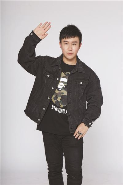 南京歌手朱小磊