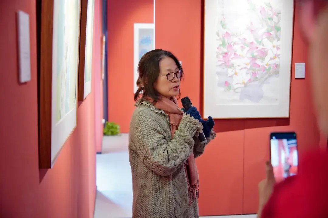 现代工笔画院画家北京凤凰画院副院长黄晓芬