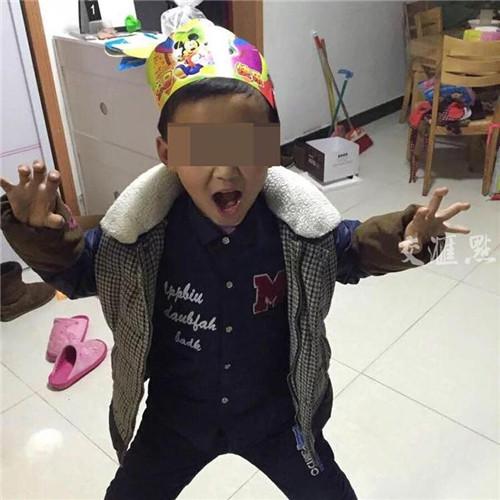 为眼角膜捐献 8岁临终男童在医院等了近一月