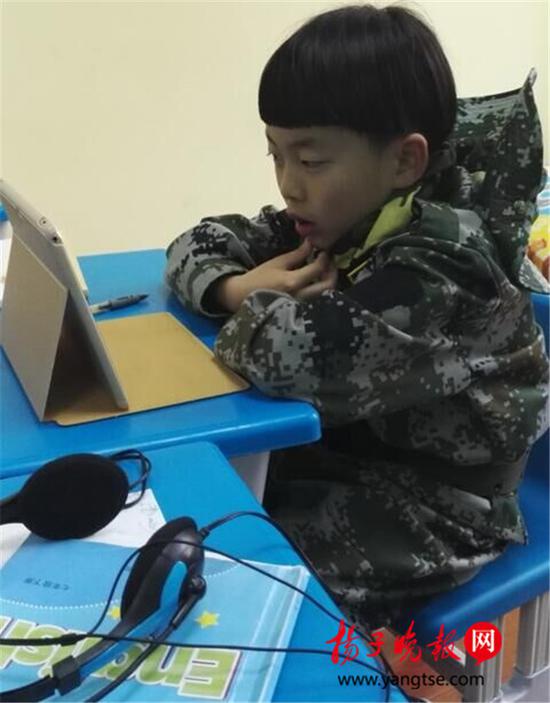 9岁裸跑弟自考南大3门过2门 下半年还要考北大