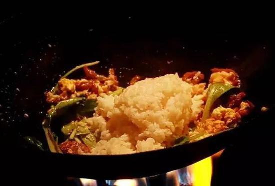 南京炒饭界两大巨头PK,谁才是炒饭界的爱马仕