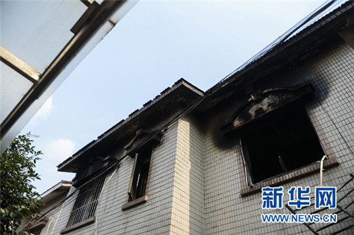 7月16日拍摄的火灾事故现场。新华社记者季春鹏摄