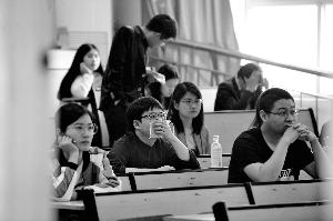 公务员招录中曾出现多起考生因&ldquo;专业不符&rdquo;被取消资格的事件