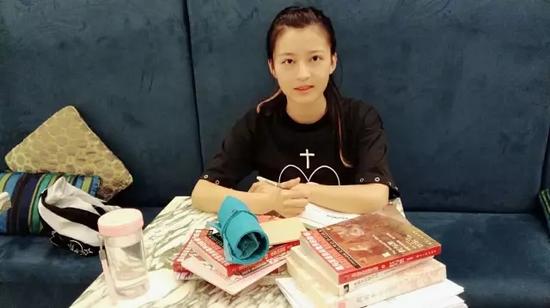 名牌大学女翻译官 再次高考学医读本科
