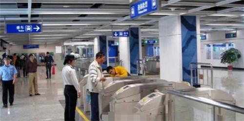 南京地铁将实现网上购票 市民有望手机刷卡进