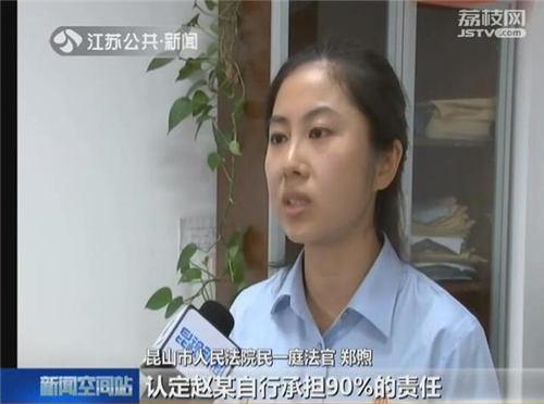 法官提醒市民,去健身房健身时,尽量与健身房签订服务合同,对一些运动伤害风险高、不适合自身状况的运动项目,尽量避免参加。