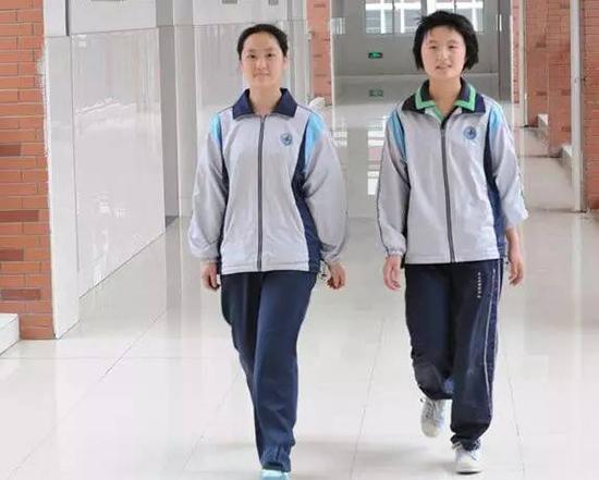 南京中学校服时尚pk,一起见证青春变迁史