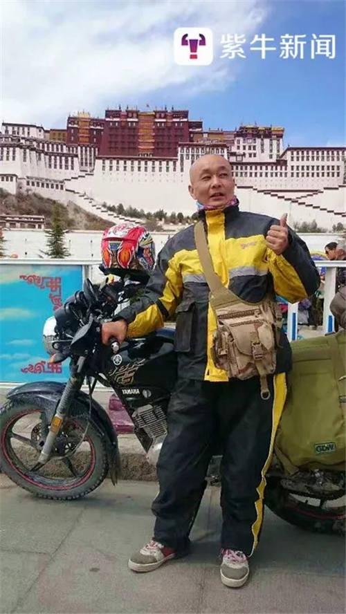老严万里独行踏遍了万水千山,这张有没有一点像葛优葛大爷?