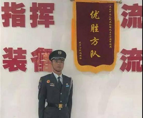 国庆阅兵文职人员方队中 有一位帅小伙来自无锡