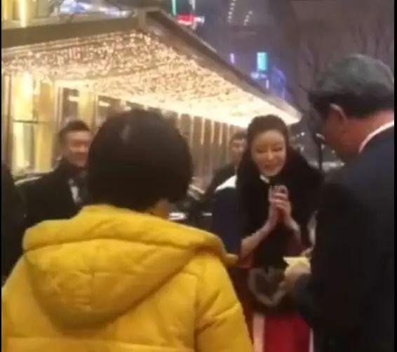 豪车相撞后“双方握手言和”事件反转 女演员被索赔