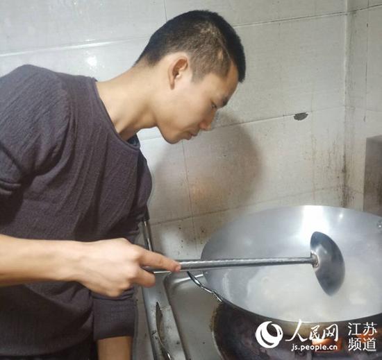 响水爆炸事故救援侧记：平凡英雄 别样感动