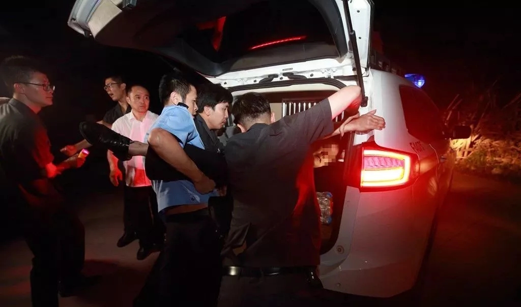 涉黑业主别墅被查封：警方爆破打开藏七百多万现金密室