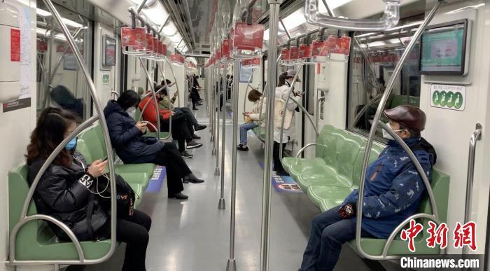 资料图：上海地铁1号线车厢。 高志苗 摄