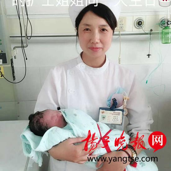 6点零6分诞下6斤6两重男婴 接生护士还和他同一天生日