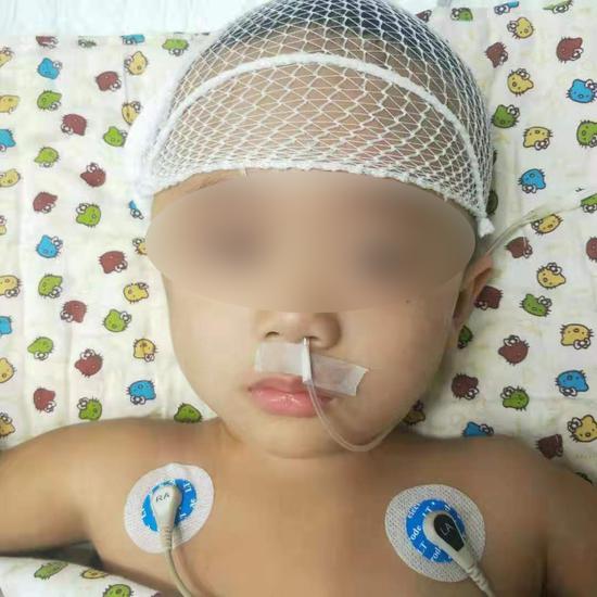 7岁女孩拾废品给弟弟治病 已有5600人次响应捐款