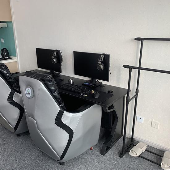 高中生坠亡电竞酒店：父母接到索赔电话要求赔偿损坏物品