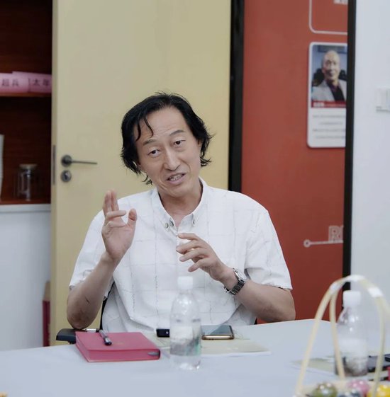 海洋世界中国画创始人张传斌教授