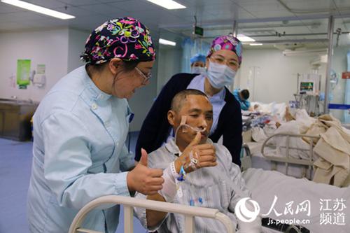 生死竞速！响水爆炸玻璃卡喉伤者：我的脖子不漏风了