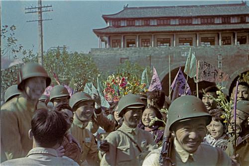 解放军进入南京城