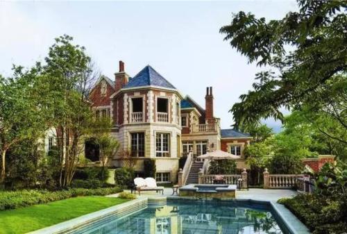 南京新城一豪宅楼盘竣工备案被撤后 官方启动调查