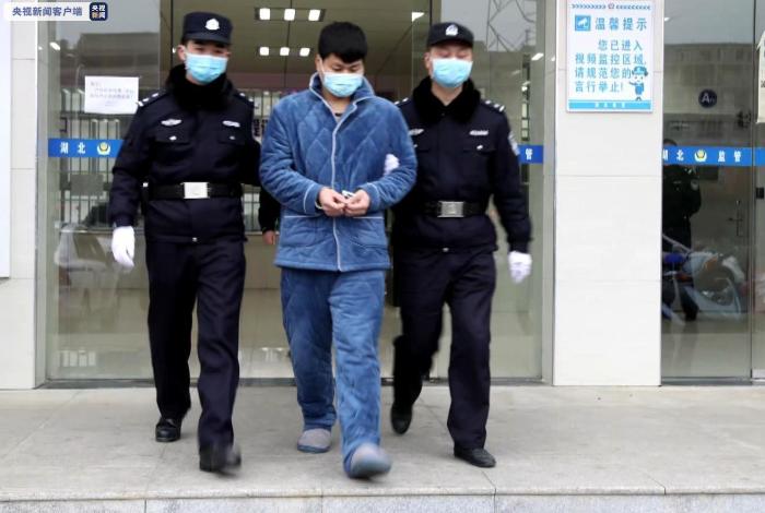 图为叶某落网场面