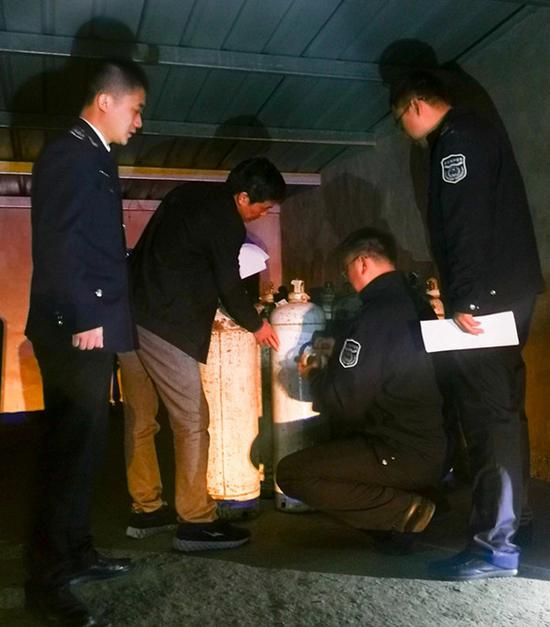 非法经营储存危化品!无锡一化工企业负责人被拘15日