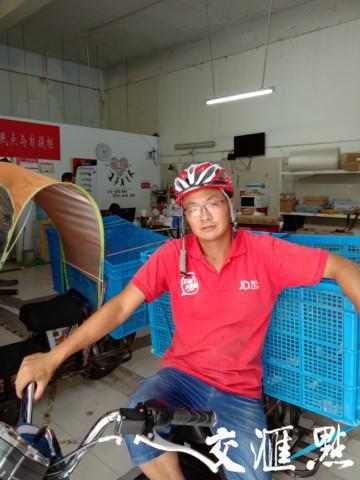 本科生当“快递小哥”是浪费人才？来听听他们的独白