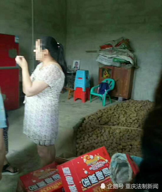 四年级女孩遭继母虐待 父亲不让曝光：担心失去老婆