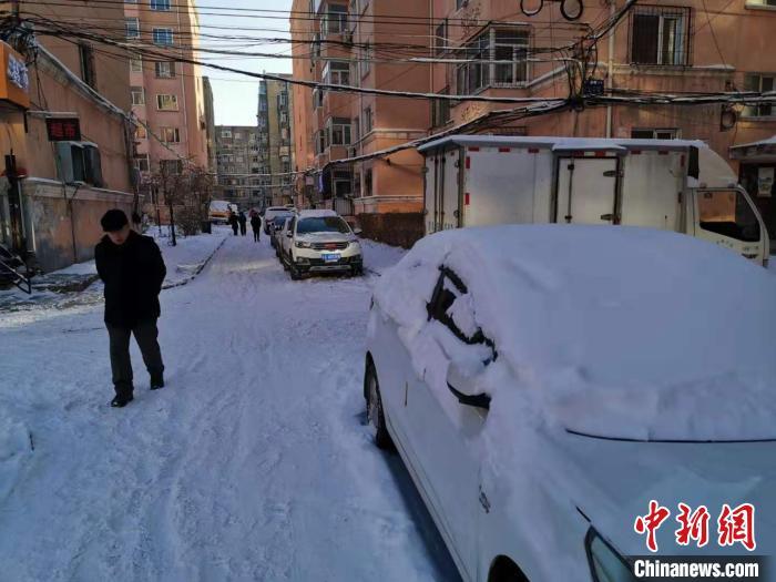 资料图：哈尔滨市普降大雪