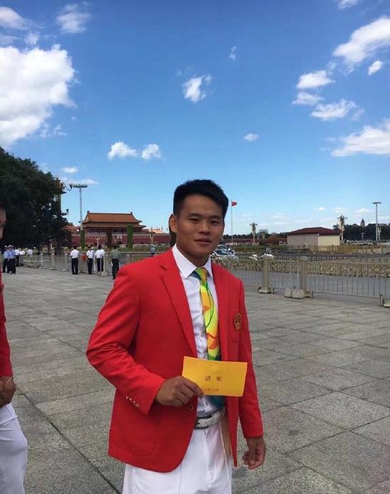 柔道冠军实名举报老家村支书贪腐 对方：无中生有