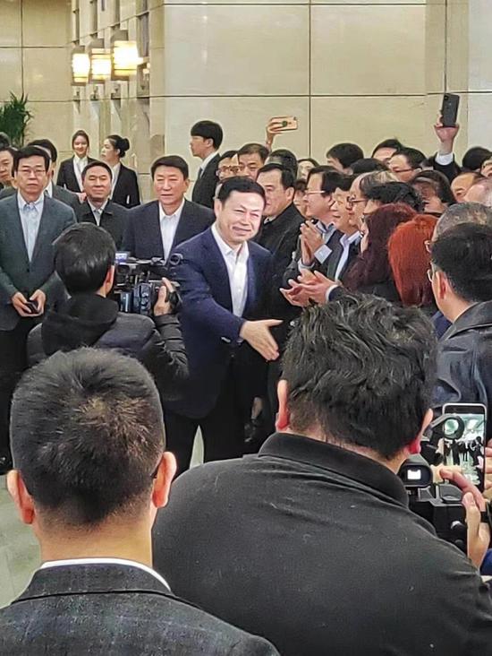 中国电信欢送杨杰前往中国移动上任