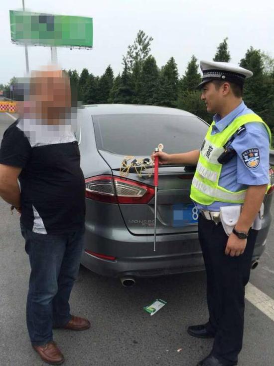 巡逻途中倒在警车里 33岁的他再也没能醒过来