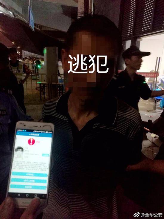 原标题:又一逃犯在张学友演唱会现场被抓获:这次是兜售门票