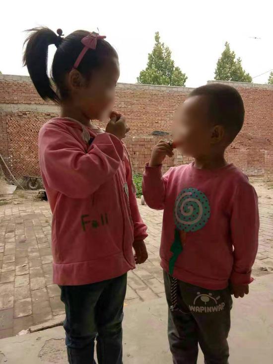 7岁女孩拾废品给弟弟治病 已有5600人次响应捐款