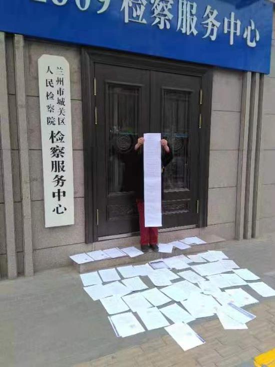 判决16年未执行 老人20年诉讼40余次仍未讨回土地