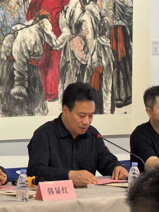 江苏省中国画学会副会长兼秘书长翟优主持开幕式