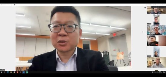 中国驻旧金山总领馆文化参赞王文辉向大家介绍旧金山分会场