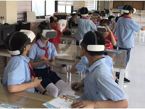 ▲ 南京市民防应急救援志愿大队将在现场开展防震减灾知识培训和VR体验