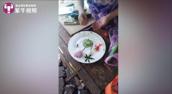 6岁娃切菜摆盘攒了40万粉丝 大家看她的直播都哭了