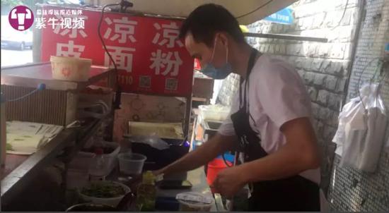 在忙碌中的李磊
