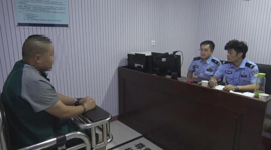 “专家”问诊免费体检有诈 口服液千元一瓶竟是果汁