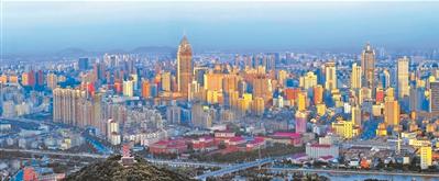 无锡市中心商业区高楼林立,常敦万摄