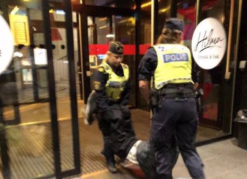 外交部回应“中国游客在瑞典遭粗暴对待”