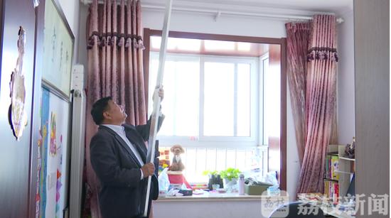 楼板裂缝似蜘蛛网 开发商：可能是装修压的