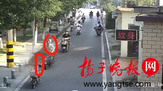 市民粗心忘拔电动车钥匙 男子起意顺手牵羊