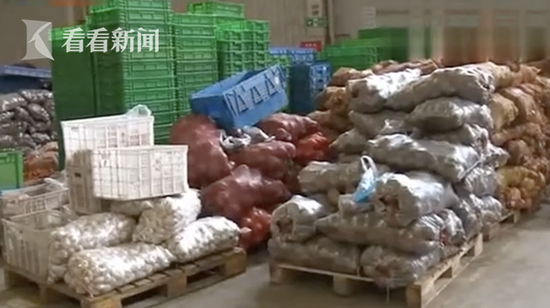 男子凌晨偷620斤菜 自己也不知道要吃到哪一天