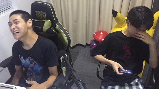 脑瘫小伙单手代练成游戏主播：“努力的人运气不会差”