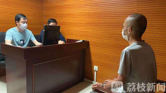 补偿款@拆迁补偿款挥霍一空 靖江男子最终沦为“梁上君子”