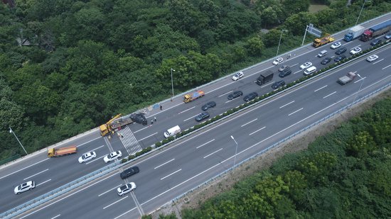 金陵铁鹰无人机在高空巡航