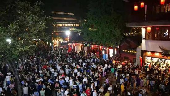 夫子庙游客爆满